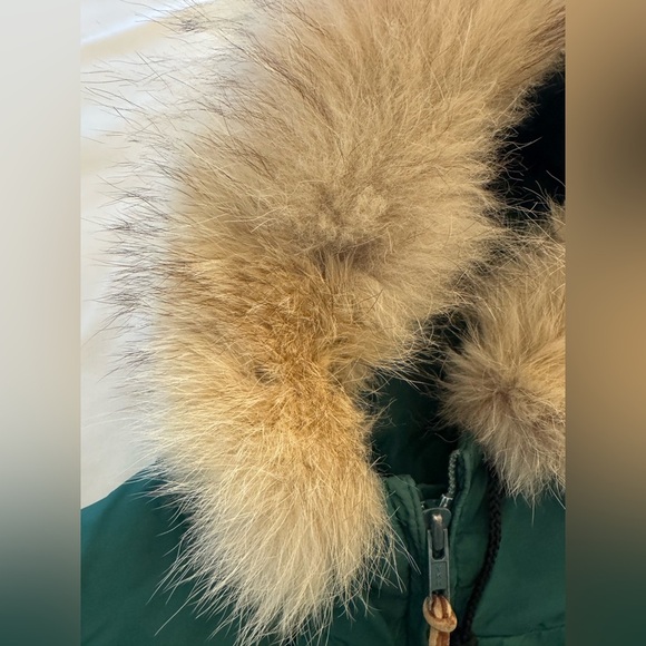 VINTAGE! L.L. Bean Goose Down Parka with Fur Hood- see measurements - Picture 3 of 16